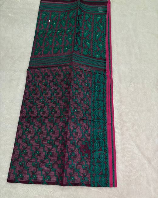 Dhakai Jamdani Saree in Magenta with BottleGreen