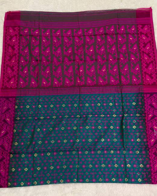 Soft Dhakai Jamdani Saree with Ikkat Border in Magenta with Teal