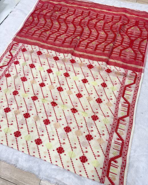 Hand Katdana Dhakai Jamdani Saree in Ivory with Red