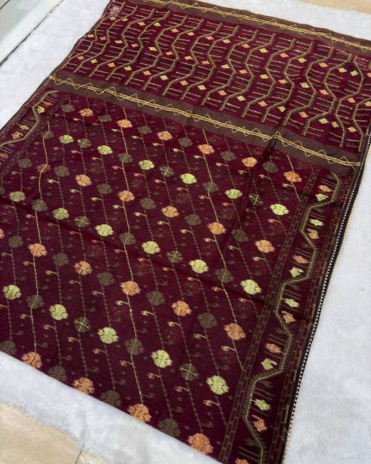 Hand Katdana Dhakai Jamdani Saree in Maroon with Gold