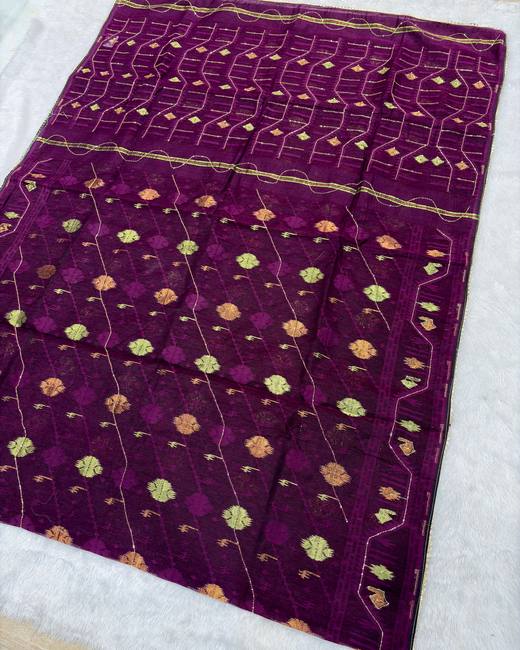 Hand Katdana Dhakai Jamdani Saree in Purple with Gold